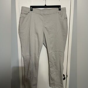 Like new women’s size 20W Kim Roger’s pull on denim pants. Khaki color